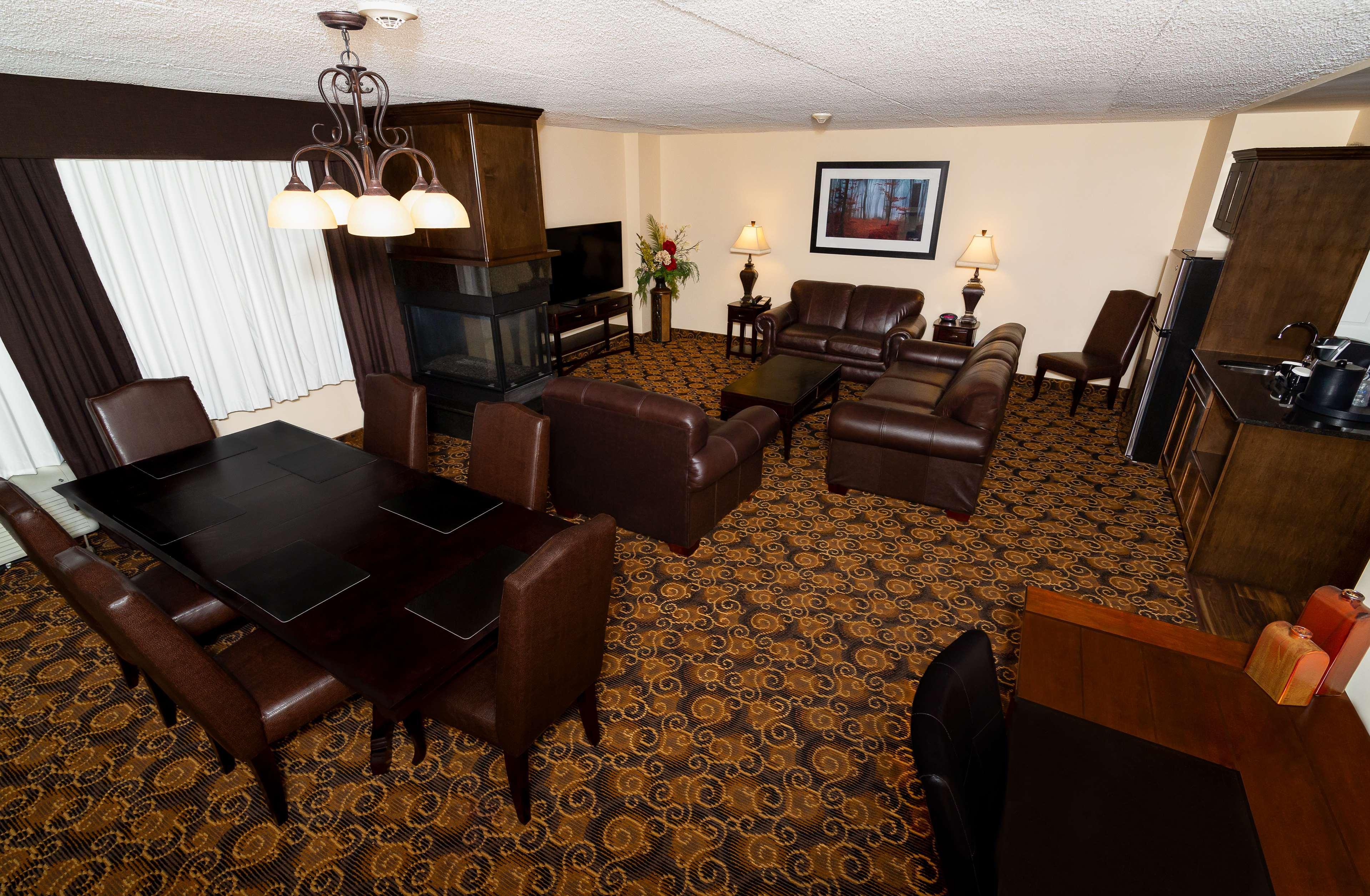 Best Western Plus Dryden Hotel And Conference Centre Exterior photo
