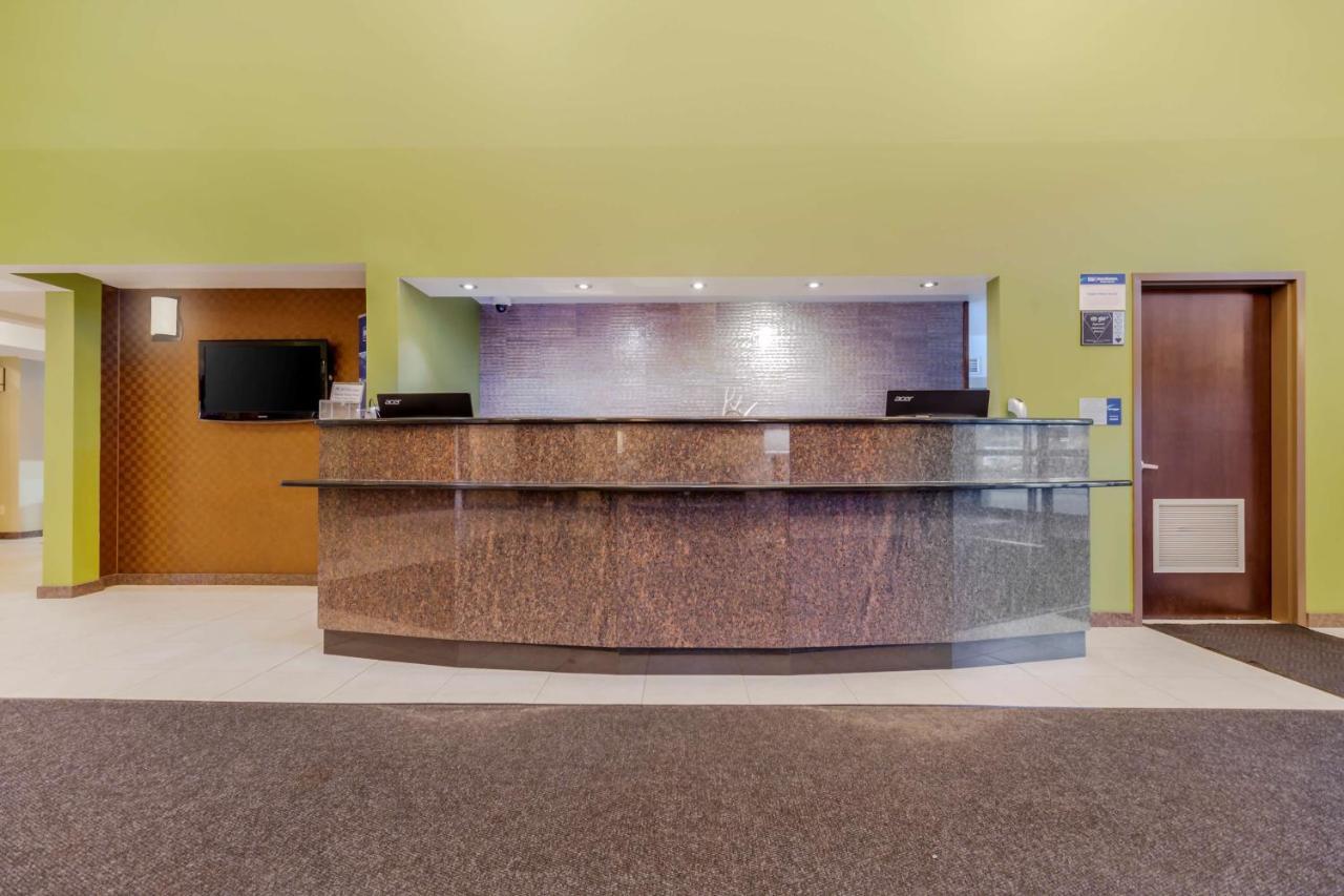 Best Western Plus Dryden Hotel And Conference Centre Exterior photo