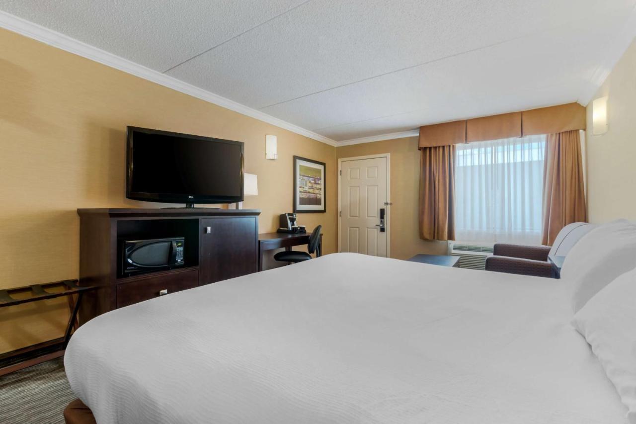 Best Western Plus Dryden Hotel And Conference Centre Exterior photo
