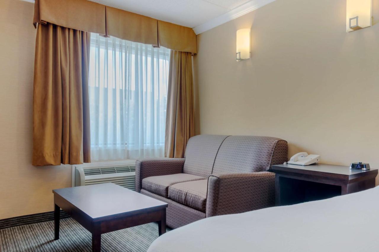 Best Western Plus Dryden Hotel And Conference Centre Exterior photo